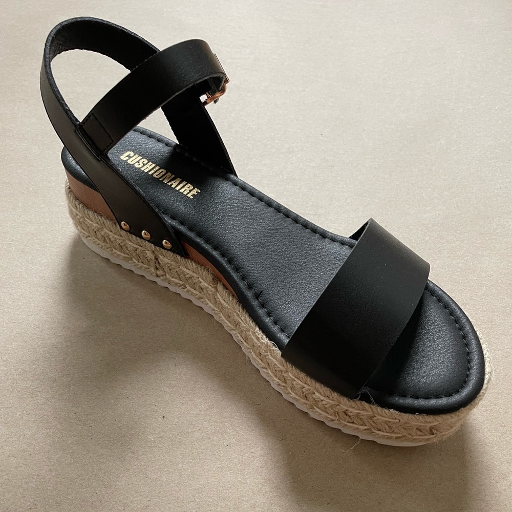 Cushionaire Black Flatform Espadrille Sand…